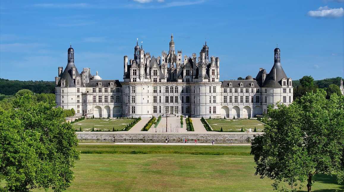 Grand Chapitre des Francs de Pied 2025 – 12 novembre au Château de Chambord, France.